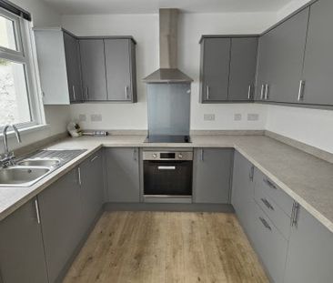 Penzance, Penzance, TR18 - Photo 1