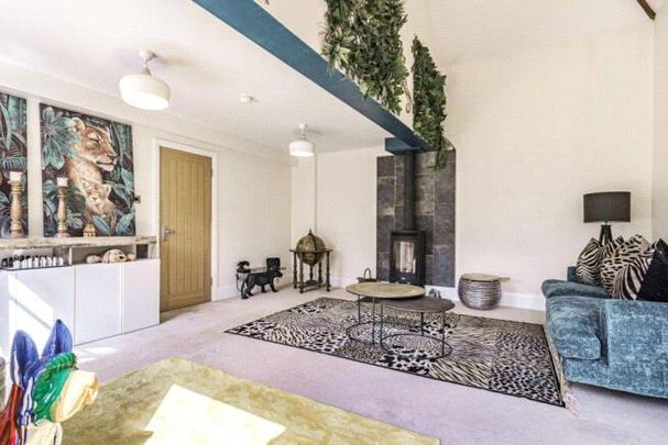 4 bedroom link detached house to rent - Photo 1