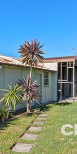 10 Smart Street, Charlestown - Photo 3