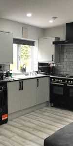 1 bedroom in a house share to rent - Photo 4