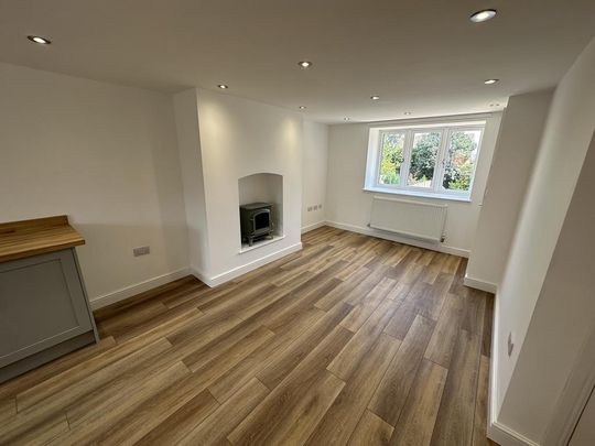 2 bedroom townhouse to rent - Photo 1