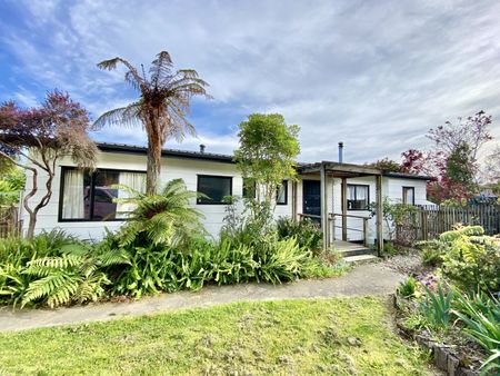 Charming Home in the Sunny Heart of Richmond - Photo 2