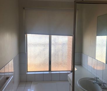 Quiet Complex - Photo 5