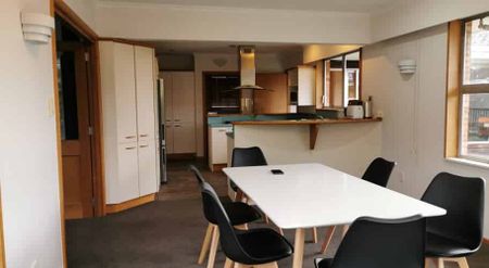 Avonhead, 6+ bedrooms - Photo 2