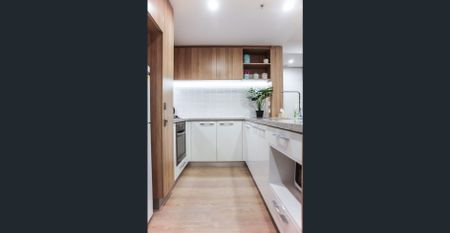 South Bank Unfurnished 1-Bed Apartment for Rent - Photo 3