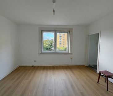 2 Bed Flat, Lochend Park, EH7 - Photo 1