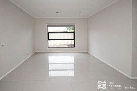 2/17 Bakewell Street, 3977, Cranbourne Vic - Photo 4