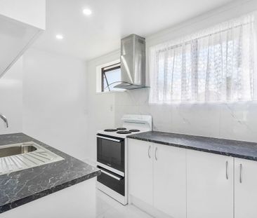 Tidy One Bedroom Unit (Upstairs unit) - Photo 2