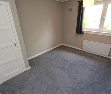 2 bedroom semi-detached house to rent - Photo 4