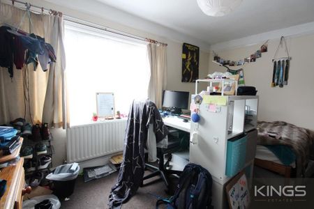 3 bedroom terraced house to rent - Photo 3