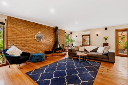 3 Bed, 2 Bath - Photo 2