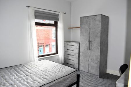 3 bedroom terraced house to rent - Photo 4