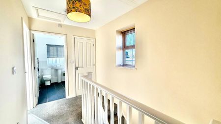 3 bedroom semi-detached house to rent - Photo 3