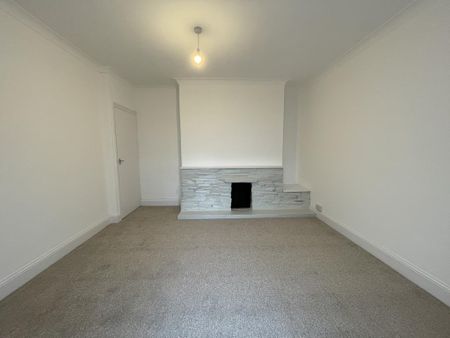 4 bedroom detached house to rent - Photo 3