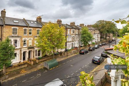 3 bedroom flat to rent - Photo 5