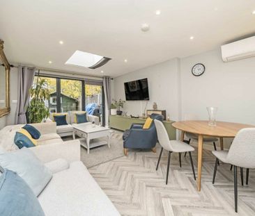 Tawny Close, West Ealing, W13 - Photo 1