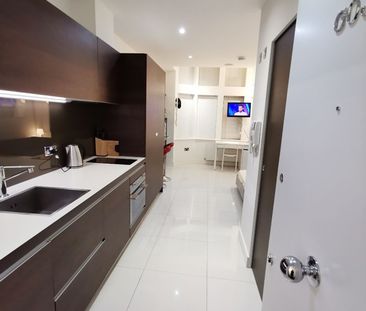 Studio Flat, Albany House, WC1H - Photo 2