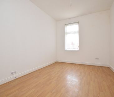 56, Longroyd Avenue, Leeds, West Yorkshire, LS11 5HA - Photo 4