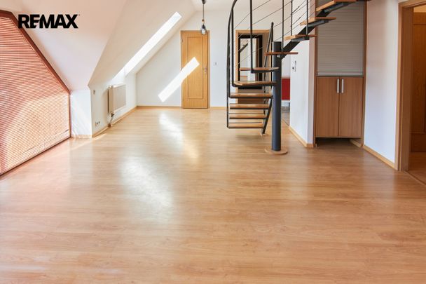 Pronájem bytu 4+kk v osobním vlastnictví 99 m², Hostivice - Fotografie 1
