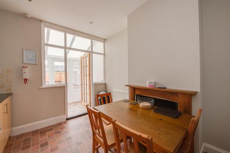 Room For Rent Hunter Road, Southsea - Photo 3