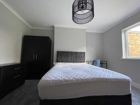 4 bedroom house of multiple occupation to rent - Photo 4