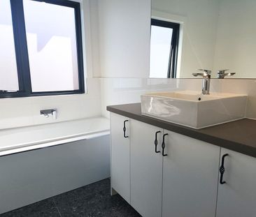 2/39 Heywood St, Ringwood, VIC 3134 - Low Maintenance Living in a P... - Photo 1