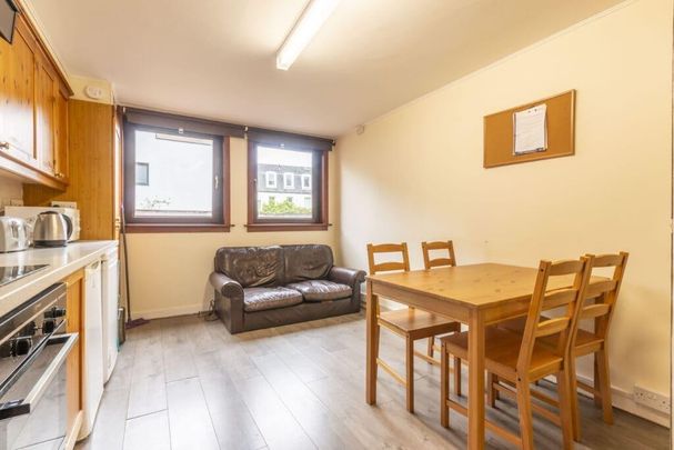 3 bedroom flat to rent - Photo 1