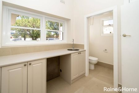 FULLY RENOVATED CENTRAL HOME - Photo 5