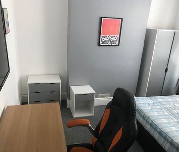 4 bedroom house share to rent - Photo 4