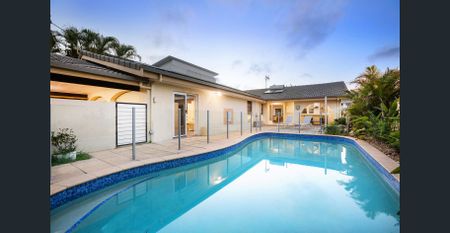 A Waterfront Oasis! Fully Furnished. - Photo 3