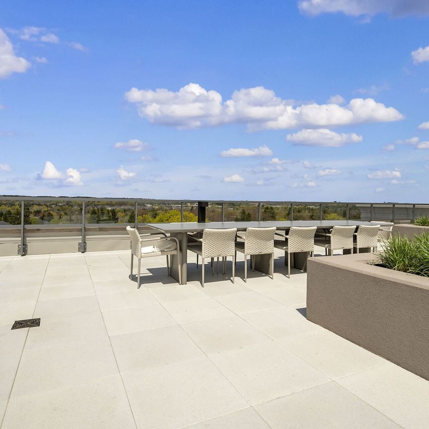 For Lease - 2075 King Road Unit# 507, King, Ontario - Photo 1