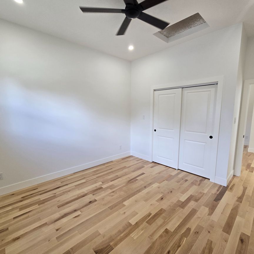 For Lease - 245 Ross Street Unit# 1, St. Thomas, Ontario - Photo 1