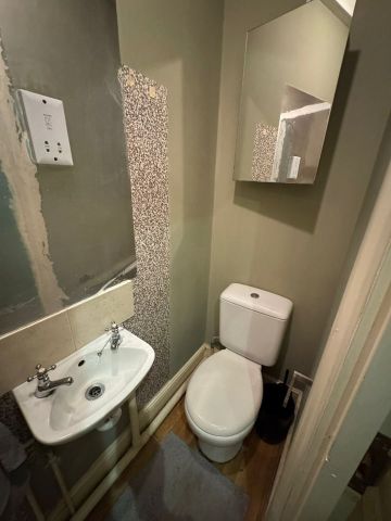 Studio Flat, Bedford Hill, SW12 - Photo 2