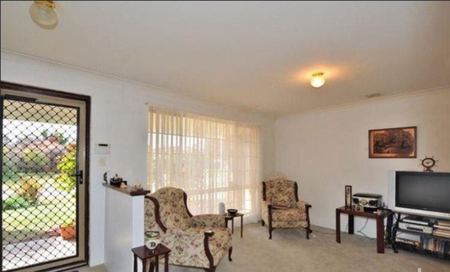 Easy Living in Prime Port Kennedy & Near Warnbro Fair! Enjoy the Relaxed Coastal Lifestyle! - Photo 3