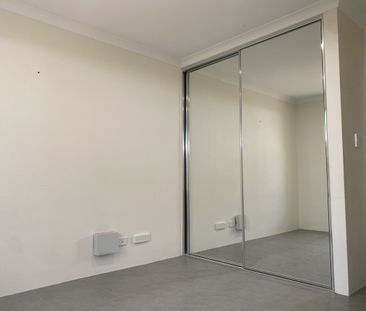 Modern Family Home - Photo 2