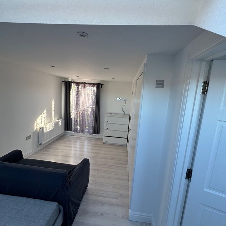 5 Bed Terraced House, Denton Road, N18 - Photo 1