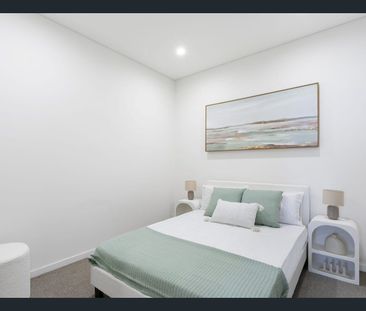 North-Facing Apartment with Leafy Aspect - Photo 2