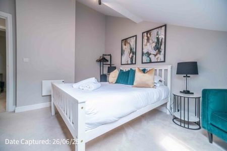 Flat 6, Crescent Court off Blossom Street - Photo 4