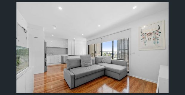 Bright & Spacious St Albans Apartment - Photo 1