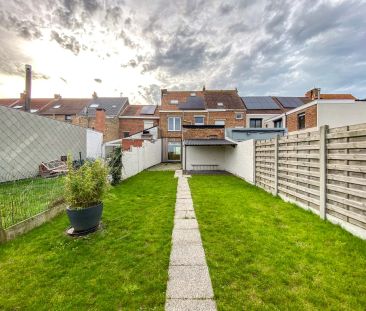 Gerenoveerde rijwoning te huur op 273m² met 3 slaapkamers te Adinke... - Foto 3