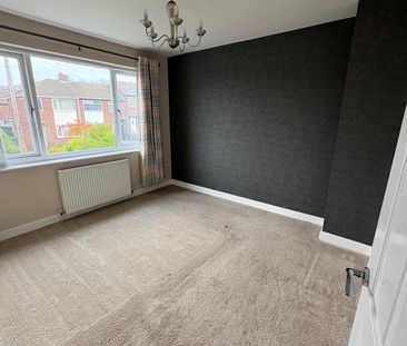 30, Wesley Garth, Leeds, West Yorkshire, LS11 8RF - Photo 3