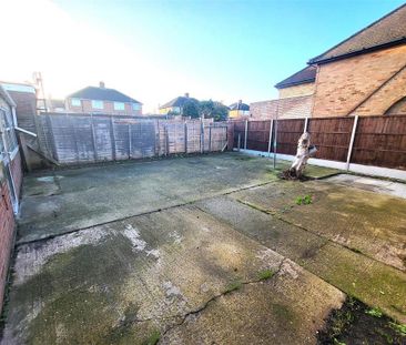 2 bedroom property to rent - Photo 2