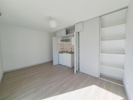 Location Appartement 2 pièces 31m² TOURS 37000 - Photo 2