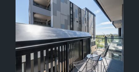 Fully-Furnished One-Bedroom Apt in the Centre of Box Hill - Photo 2