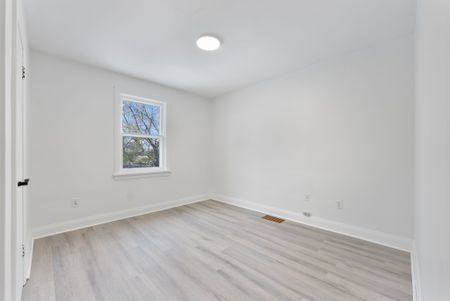 For Lease - 326 East 19th Street Unit# Main Floor, Hamilton, Ontario - Photo 4