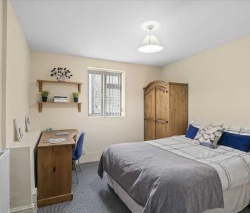 4 bedroom mews to rent - Photo 4