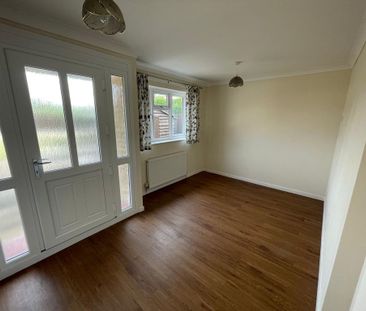 2 bedroom detached bungalow to rent - Photo 3