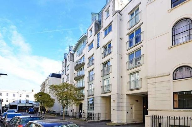 Kensington Gardens Square, Bayswater, W2 - Photo 1