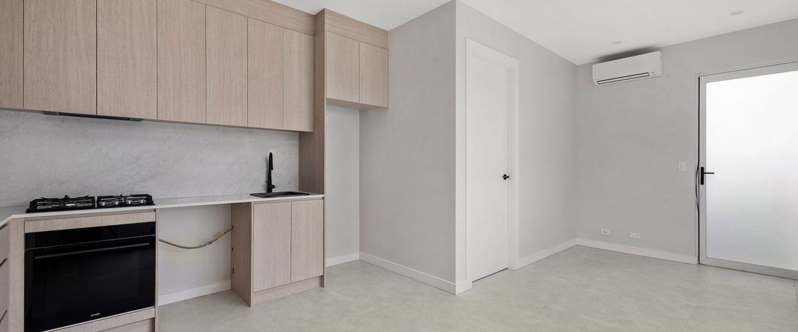 Brand New Studio - Access via Burgoynea Lane - Photo 1