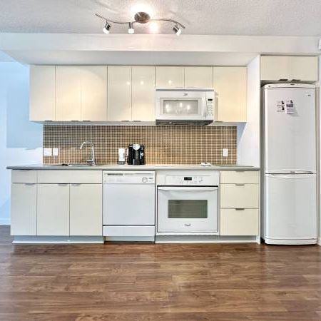 Spacious Open layout 1Bed+1Den @ DOWNTOWN Robson - Photo 3